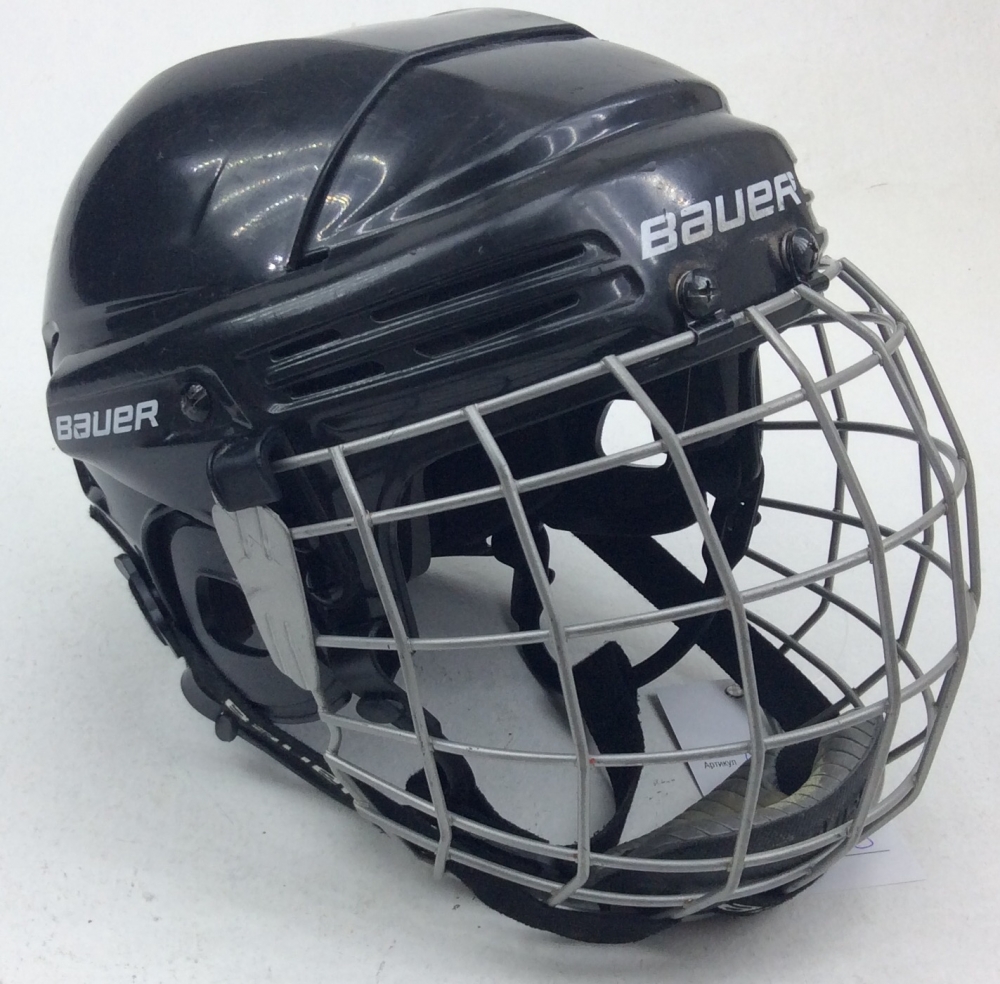 Купить б у шлема. Шлем хоккейный Bauer 2100. Шлем хоккейный Bauer NBH 1500. Шлем бтвин ст500. Шлем Купер хоккейный.